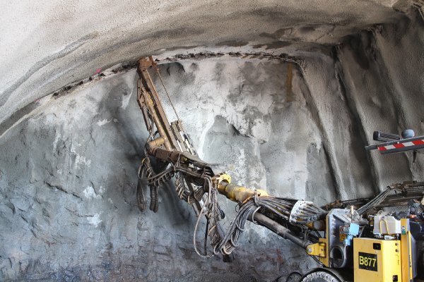 shotcrete-and-rock-bolts